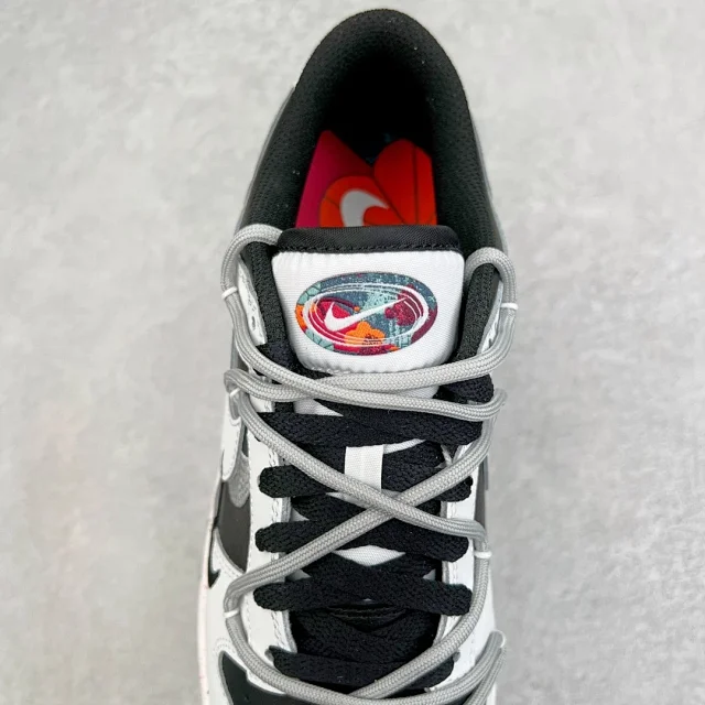 Nike Sneakers Dunk Low SE Triple Swoosh product detail image 77