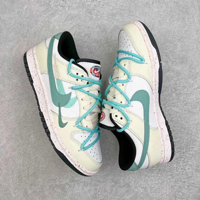 Nike Sneakers Dunk Low SE Triple Swoosh product detail image 21