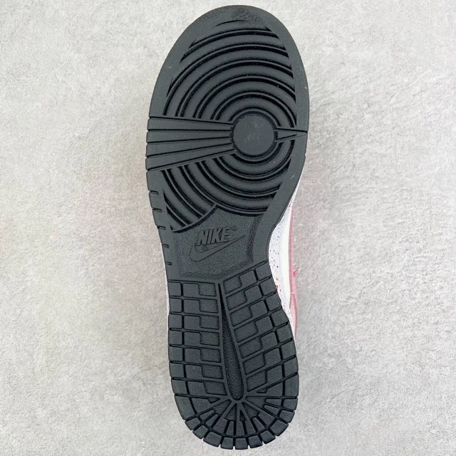 Nike Sneakers SB Dunk Low Deconstruction product detail image 36