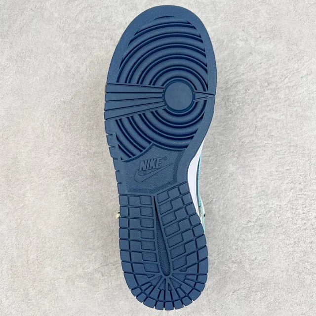 Nike Sneakers SB Dunk Low Deconstruction product detail image 18
