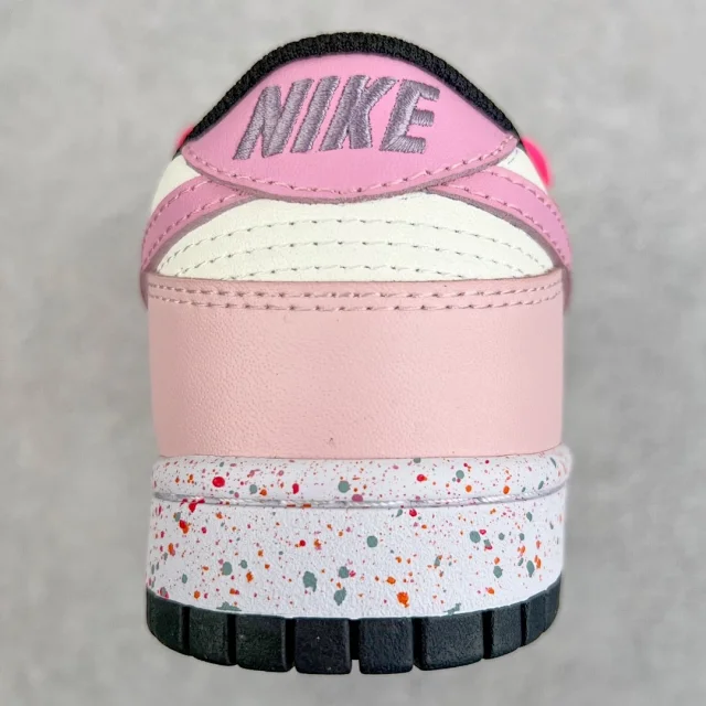 Nike Sneakers SB Dunk Low Deconstruction product detail image 35