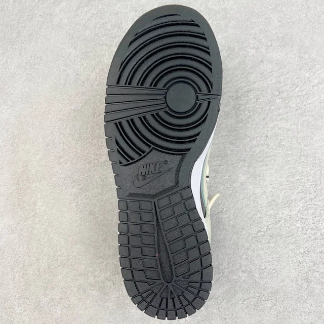 Nike Sneakers SB Dunk Low Deconstruction product detail image 63