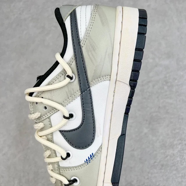 Nike Sneakers SB Dunk Low Deconstruction product detail image 25