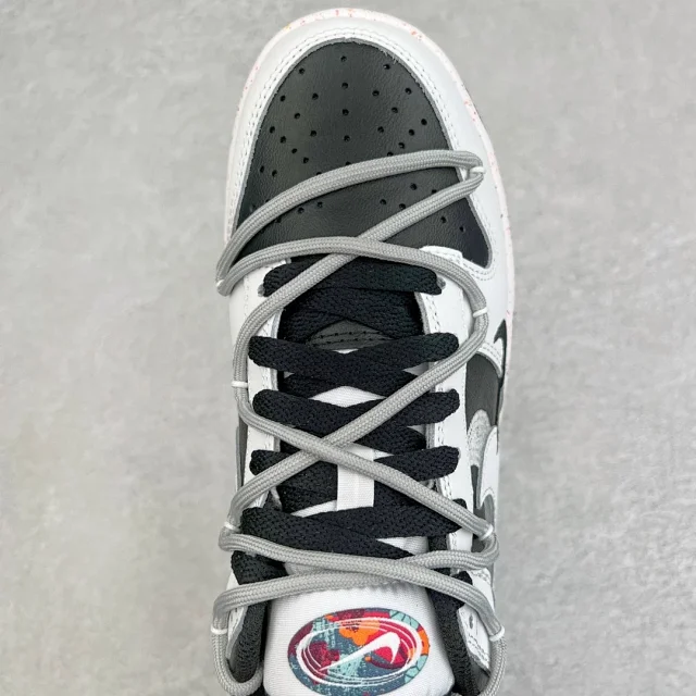 Nike Sneakers Dunk Low SE Triple Swoosh product detail image 76
