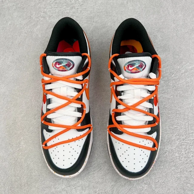 Nike Sneakers Dunk Low SE Triple Swoosh product detail image 38