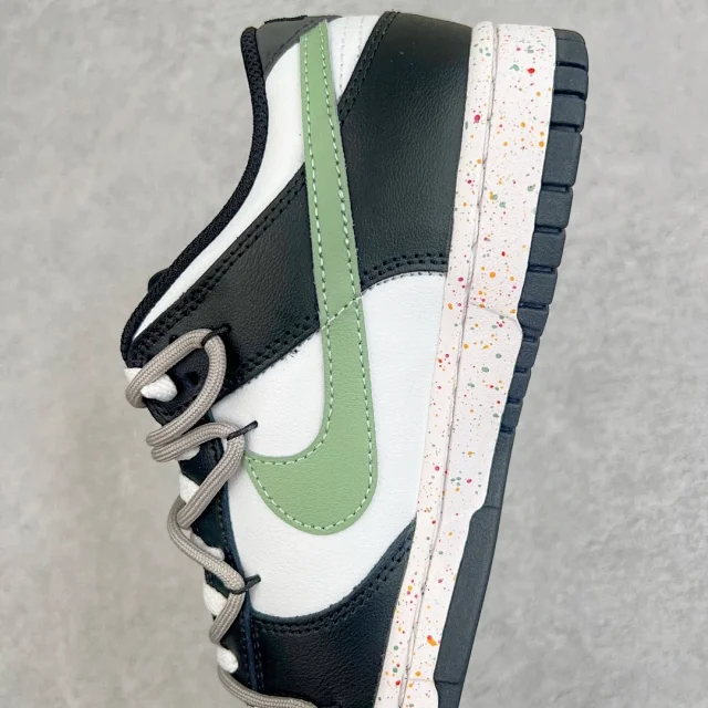 Nike Sneakers Dunk Low SE Triple Swoosh product detail image 70