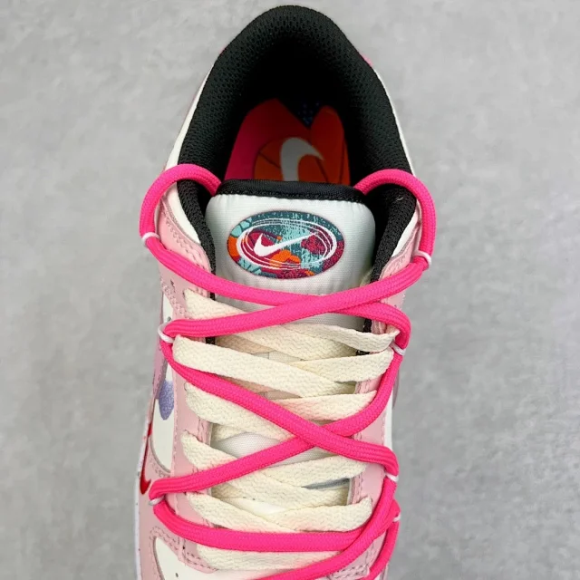 Nike Sneakers SB Dunk Low Deconstruction product detail image 32