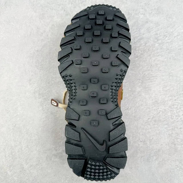 Nike Sneakers Low-top chunky lug-sole with mini Swoosh product detail image 27