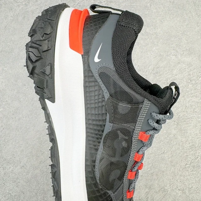 Nike Sneakers ACG Mountain Fly Low SE Trail product detail image 24