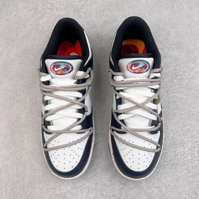 Nike Sneakers Dunk Low SE Triple Swoosh product detail image 65