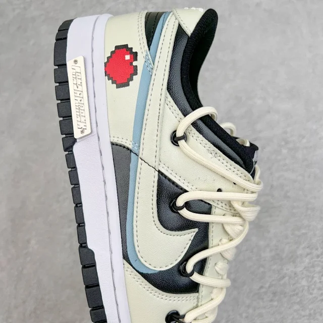 Nike Sneakers SB Dunk Low Deconstruction product detail image 60