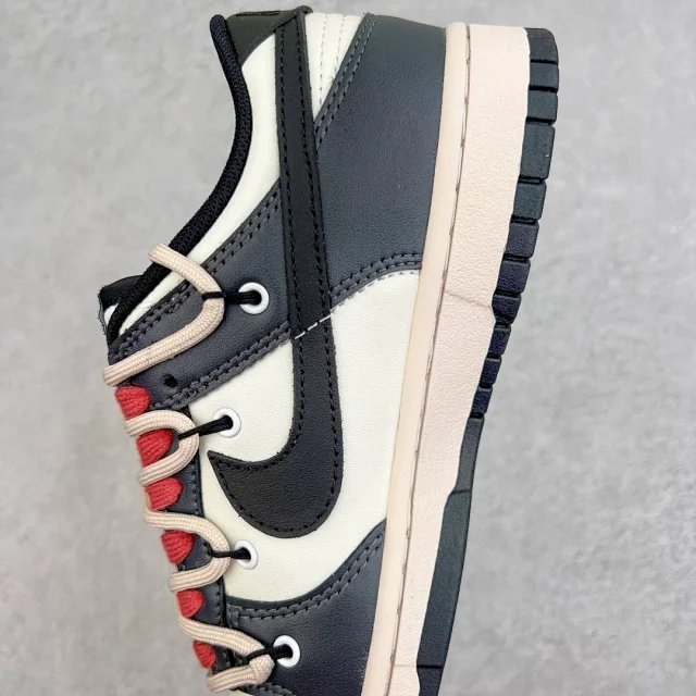 Nike Sneakers SB Dunk Low Deconstruction product detail image 79