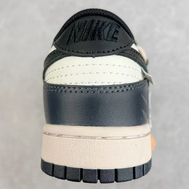 Nike Sneakers SB Dunk Low Deconstruction product detail image 80