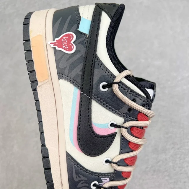 Nike Sneakers SB Dunk Low Deconstruction product detail image 78