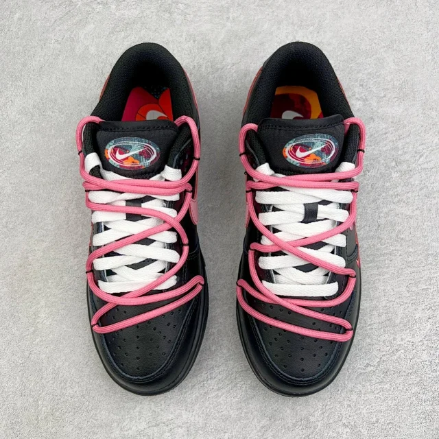 Nike Sneakers Dunk Low SE Triple Swoosh product detail image 29