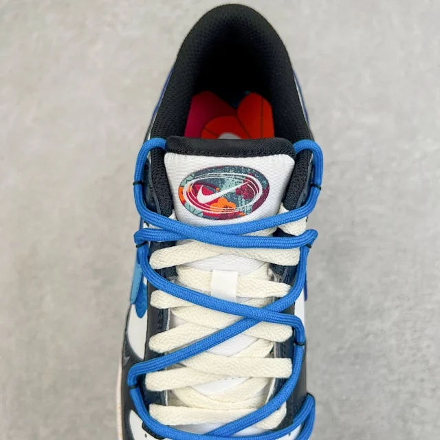 Nike Sneakers Dunk Low SE Triple Swoosh product detail image 59