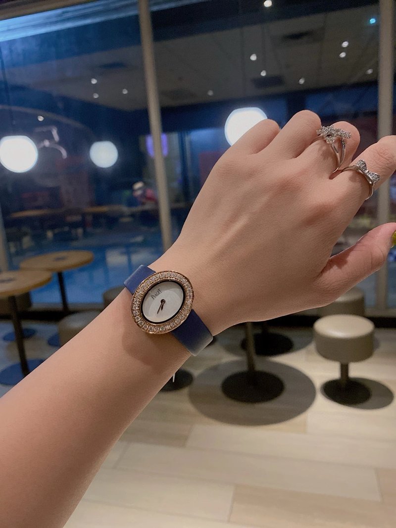 Watch from Three-legged