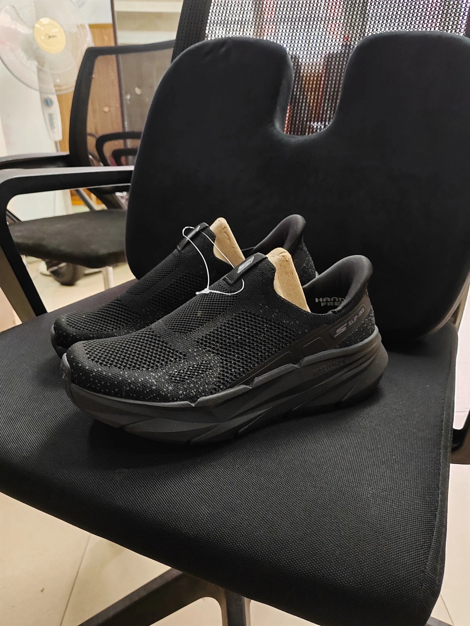 SK Skechers Men's Slip-On Knit Casual Sneaker