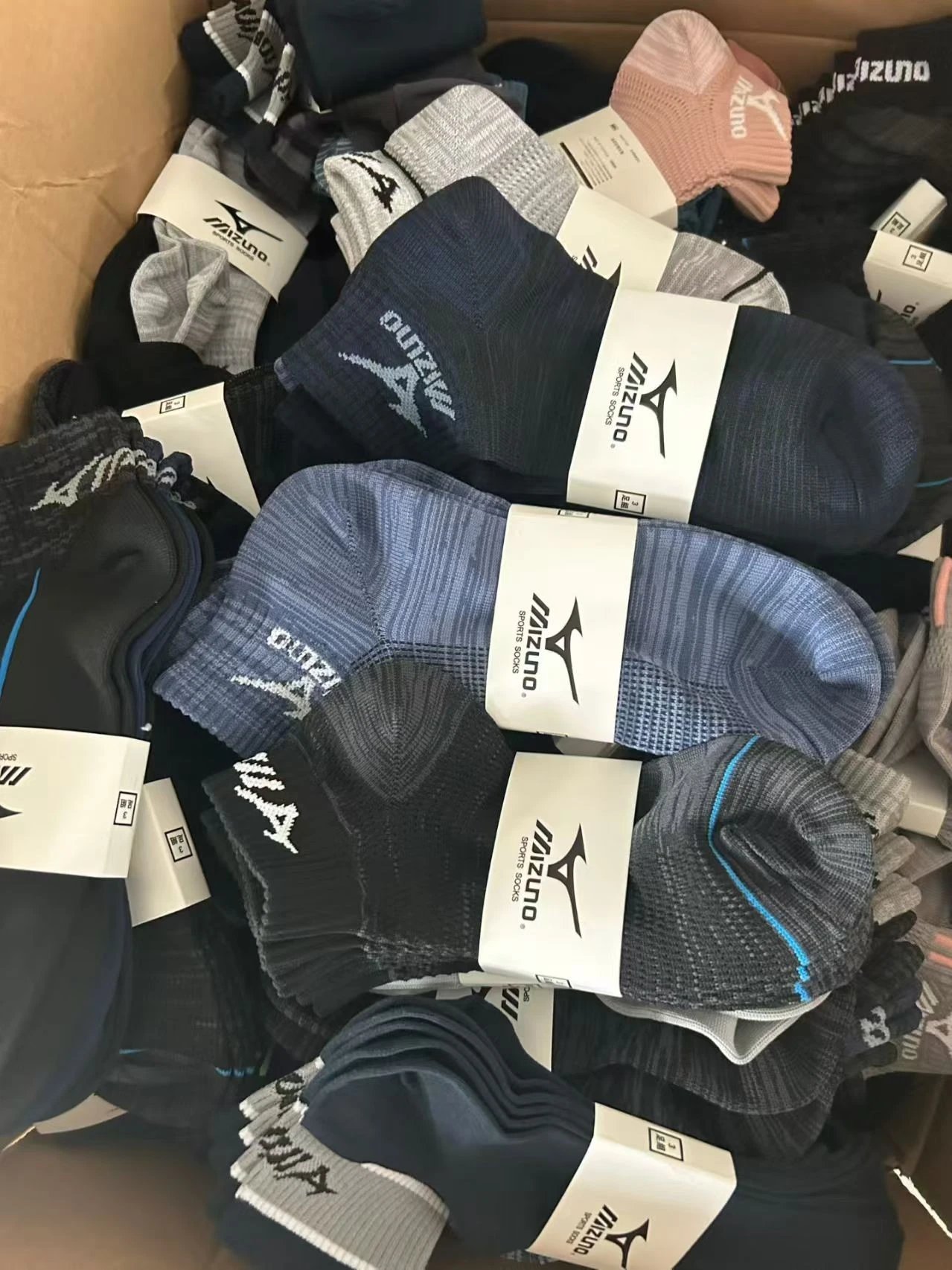 Mizuno Men's Breathable Mid-Calf Socks