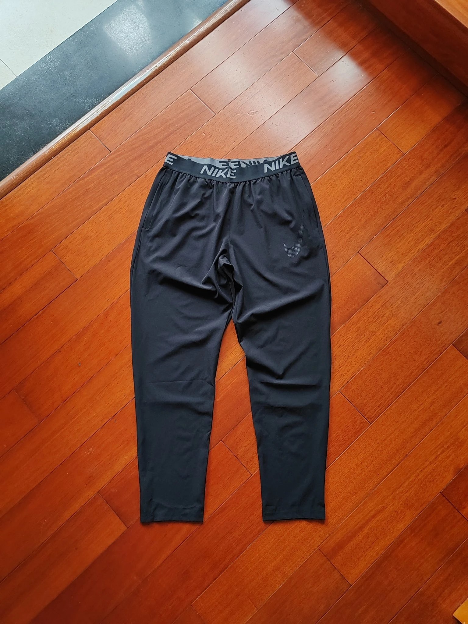 Nike Thin Four-Way Stretch Training Pants