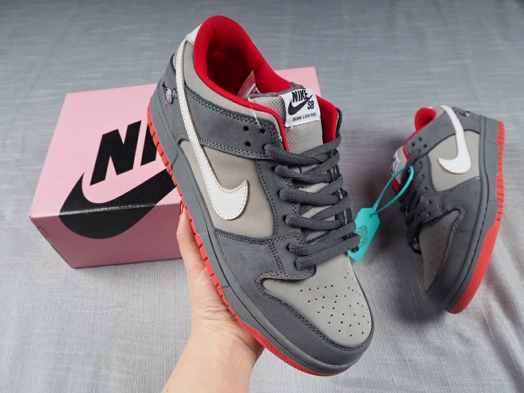 Nike SB Dunk Low Pro New York BQ6817-011