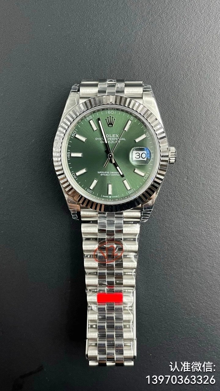 VS Rolex Mint Green Datejust 41MM V2 Version with Brand New VS3235 Movement. Genuine 3235 Movement vs. Typical 2824/2836 Movements with ~38 Hours of Power Reserve, Only Lasting Overnight. The New 3235 Movement is Tested to Keep Running Through an Entire Weekend. Datejust Men's Watch.
