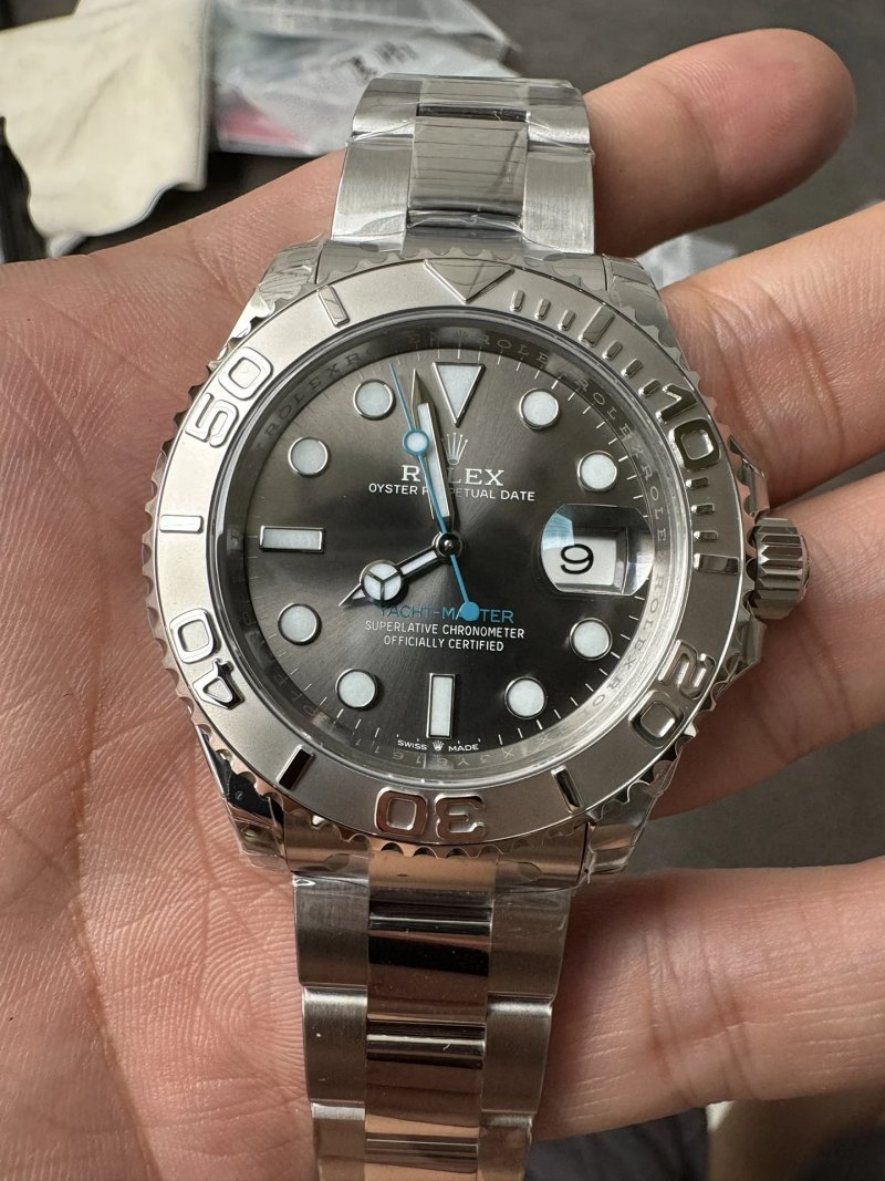 Watch from Three-legged