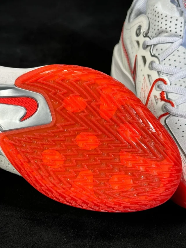 Nike Sneakers GT Cut 3 Basketball Shoes product detail image 27