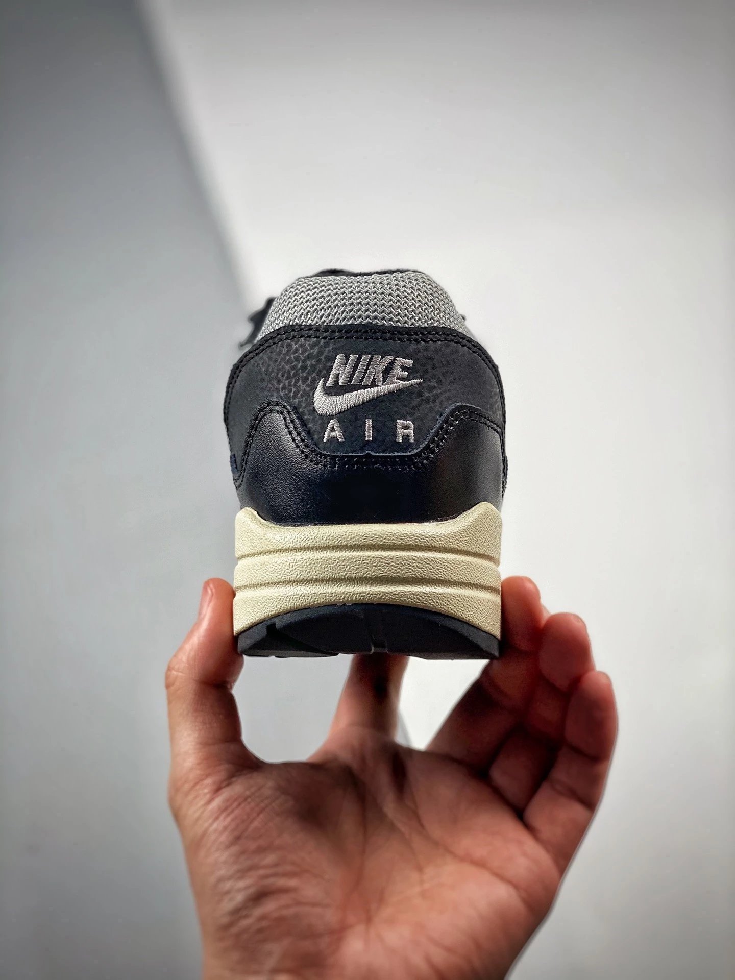 Nike Air Max 1 Wave Burgundy Sneakers - 17