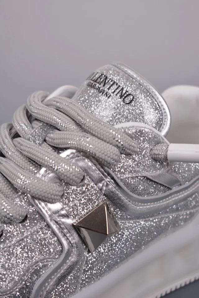 Valentino Garavani Sneakers One Stud low-top product detail image 25