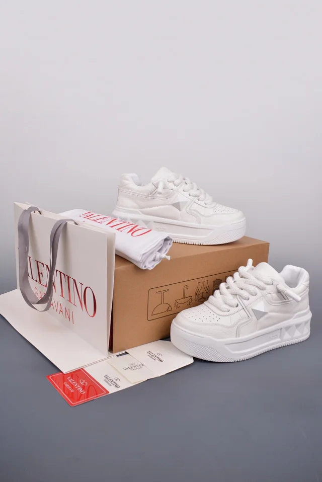 Valentino Garavani Sneakers One Stud low-top product detail image 68
