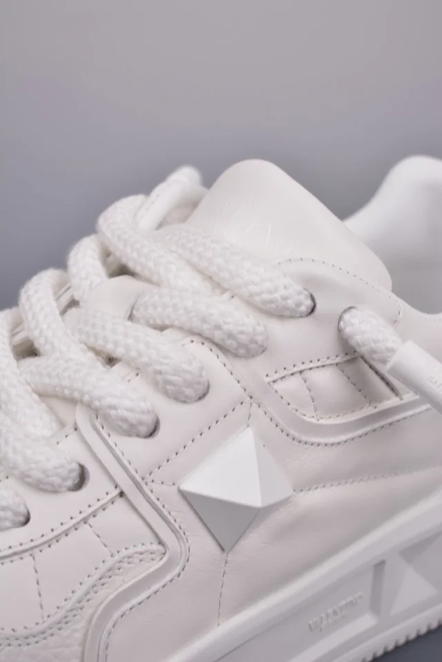 Valentino Garavani Sneakers One Stud low-top product detail image 70