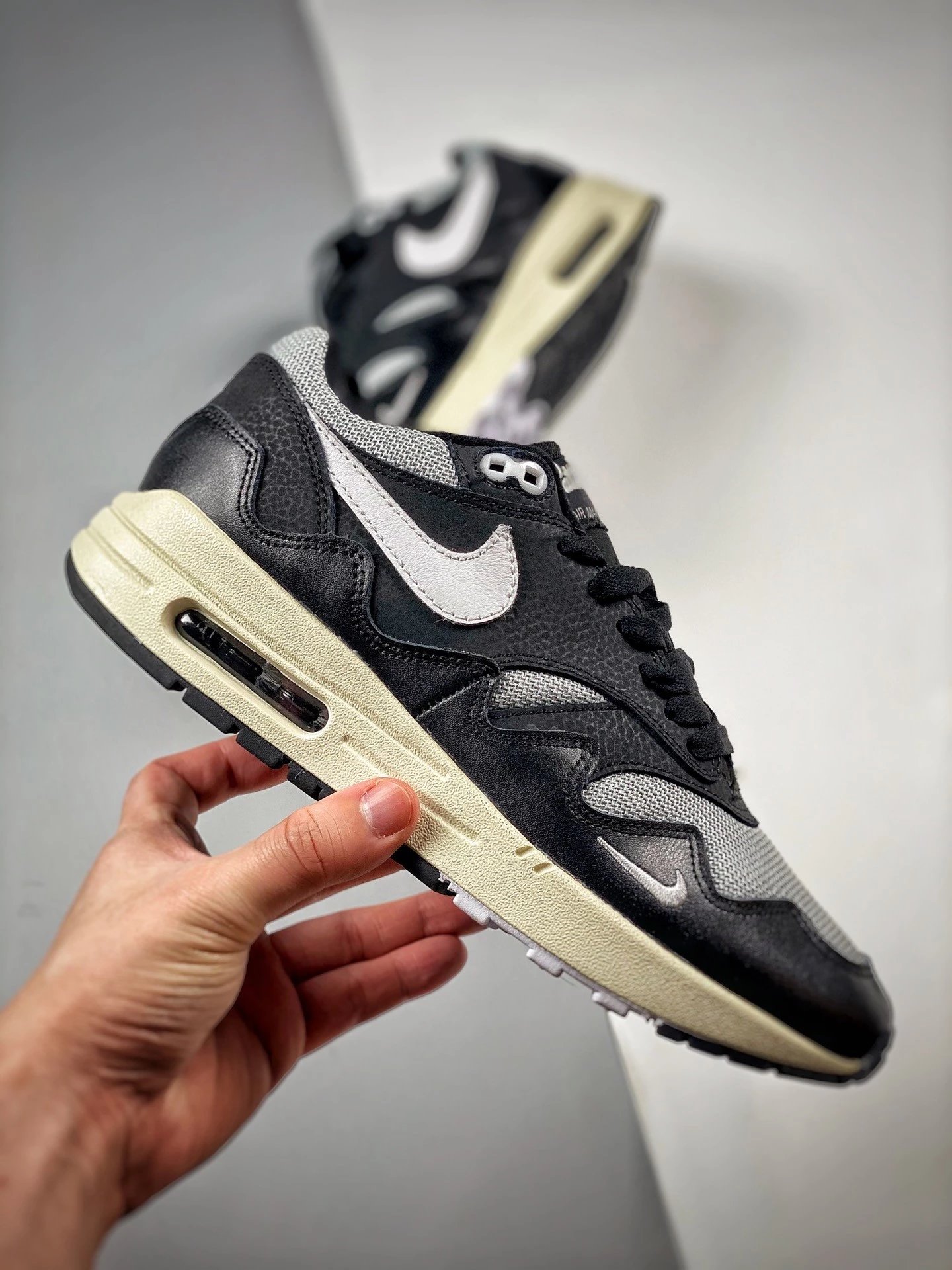 Nike Air Max 1 Wave Burgundy Sneakers - 14