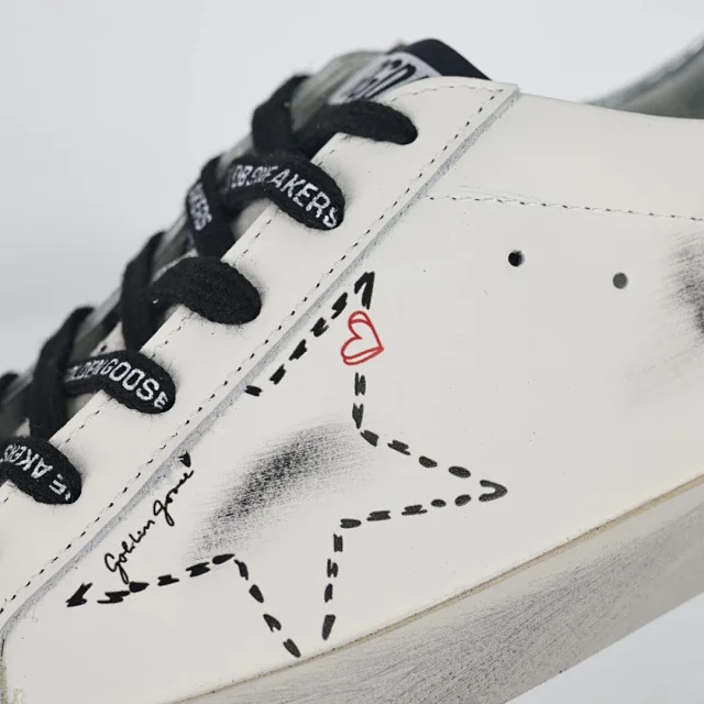 Golden Goose Sneakers Distressed star-appliqué low-top product detail image 22