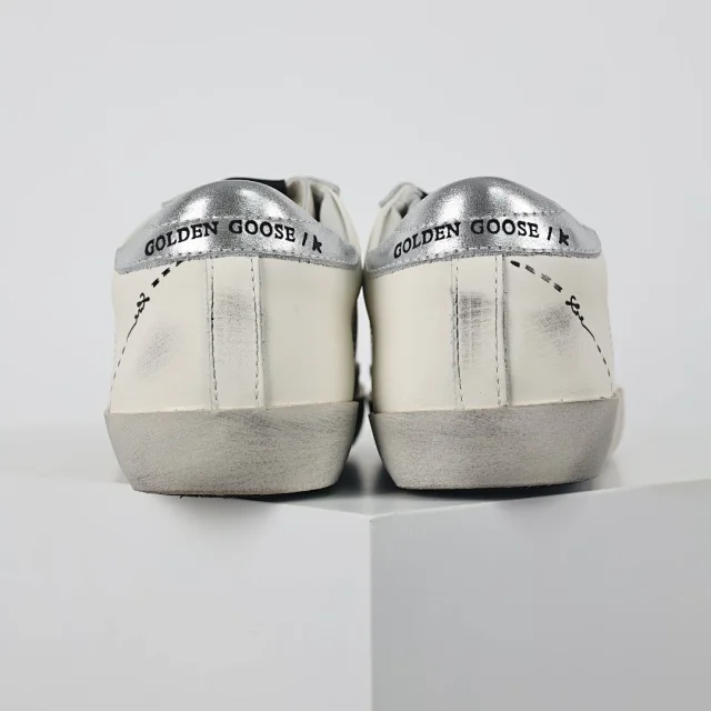 Golden Goose Sneakers Distressed star-appliqué low-top product detail image 20