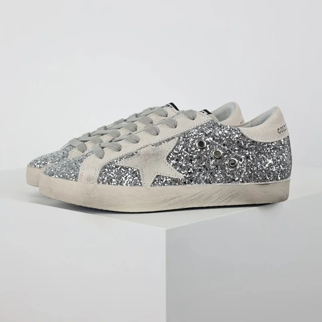 Golden Goose Sneakers Distressed star-appliqué low-top product detail image 45