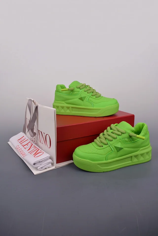 Valentino Garavani Sneakers One Stud low-top product detail image 14