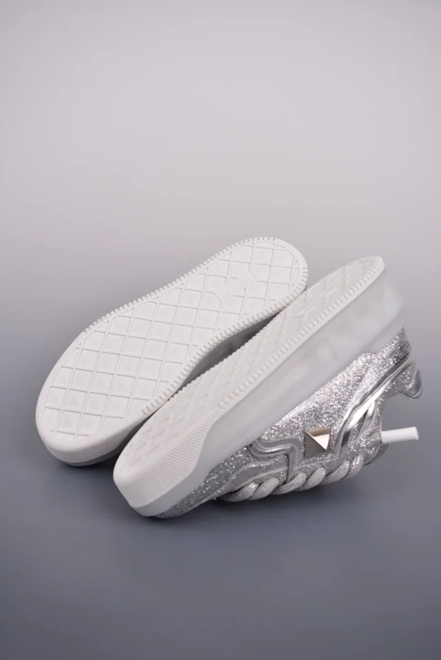 Valentino Garavani Sneakers One Stud low-top product detail image 21