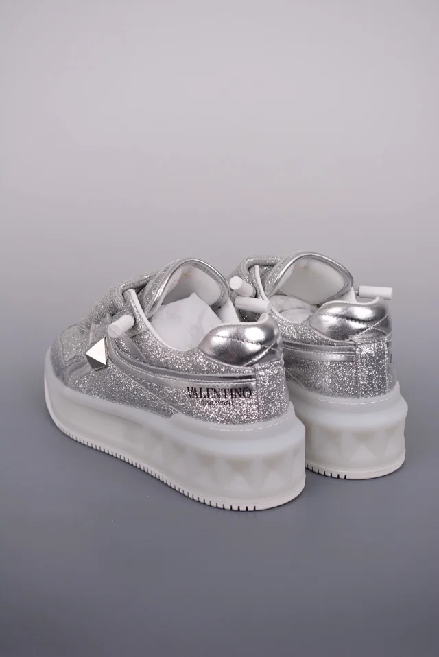 Valentino Garavani Sneakers One Stud low-top product detail image 20
