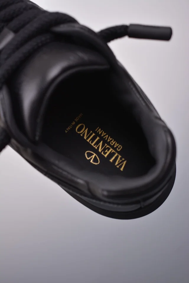 Valentino Garavani Sneakers One Stud low-top product detail image 63