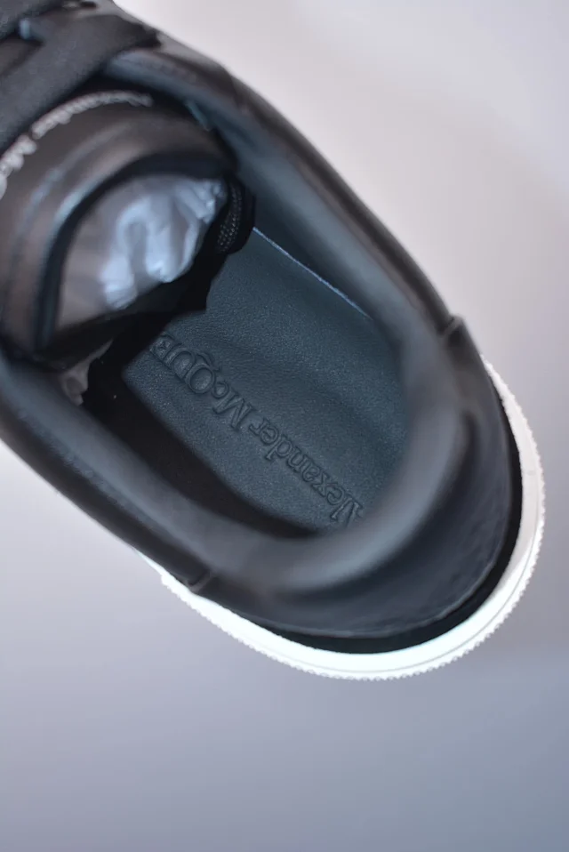 Alexander McQueen Sneakers Oversized low-top product detail image 36