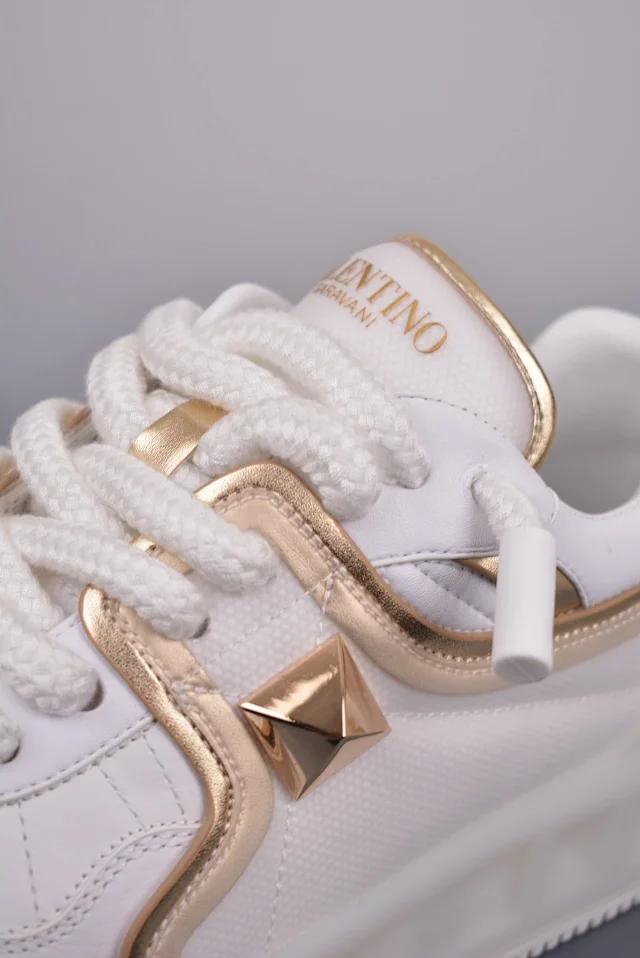 Valentino Garavani Sneakers One Stud low-top product detail image 34