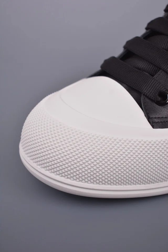 Alexander McQueen Sneakers Oversized low-top product detail image 33