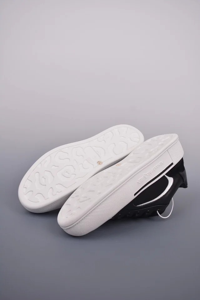 Alexander McQueen Sneakers Oversized low-top product detail image 30