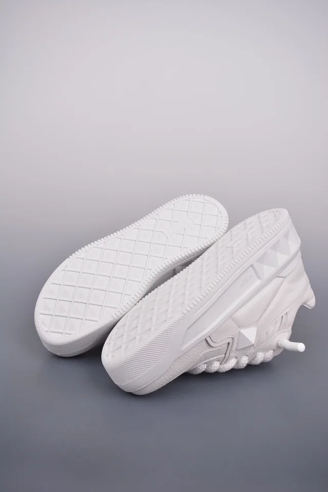 Valentino Garavani Sneakers One Stud low-top product detail image 66