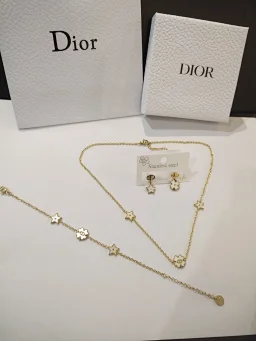 thumbnail for 迪奥经典贝壳四叶草五角星系列项链手链耳环带钢印