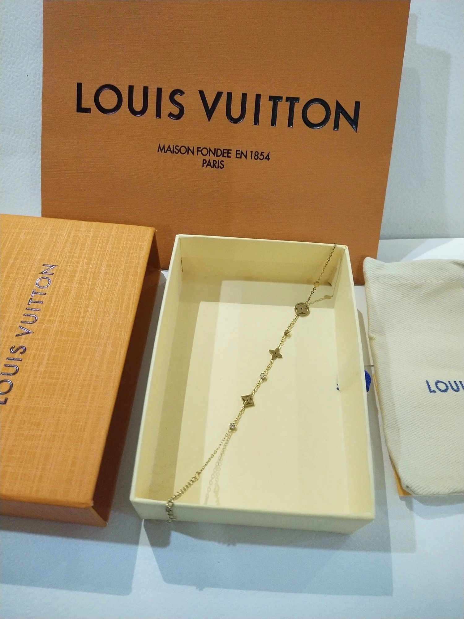 l四叶草镂空花卉手链亮金色细链 3