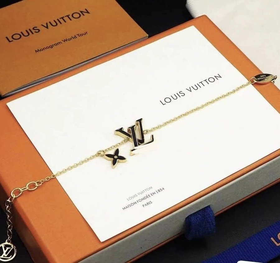 大牌高端轻奢精致时尚黑色字母四叶草带钢印 3