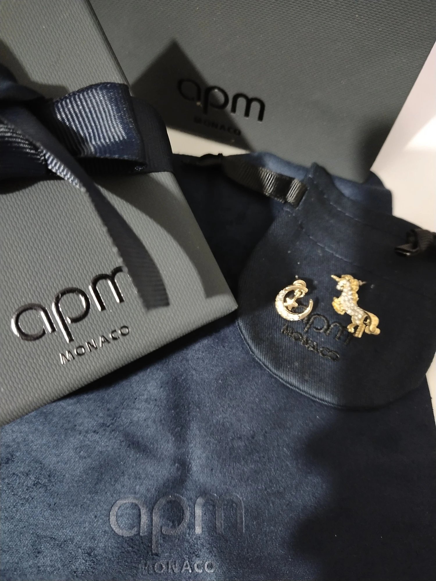 Apm独角兽星月不对称耳钉