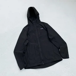 thumbnail for 【好货】巴它patagonia六色薄款外套 皮肤衣 超轻便携 速干透气 无论是户外运动或者日常穿着都非常舒适